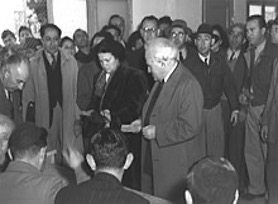 Her stemmer Ben Gurion til den grundlovgivende forsamling