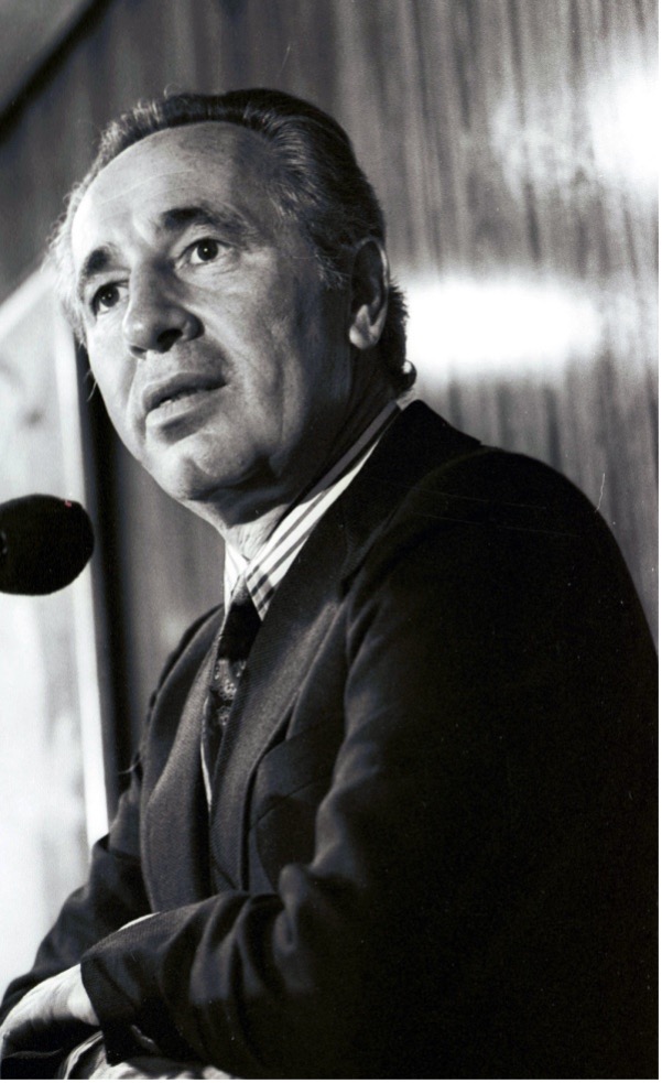Portræt afShimon Peres – Israels ny forsvarsminister 1974-77